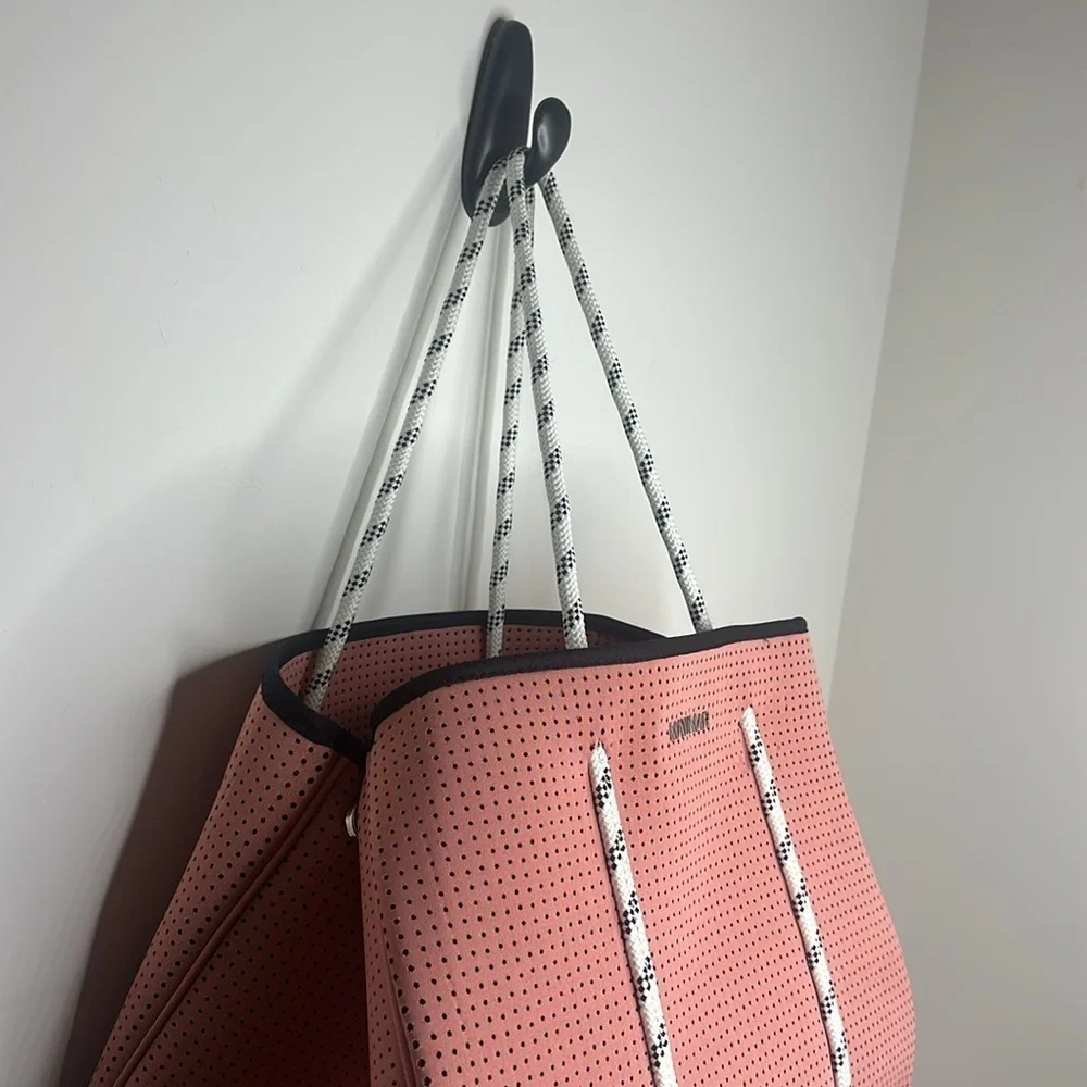 Mayamar neoprene tote bag VGUC